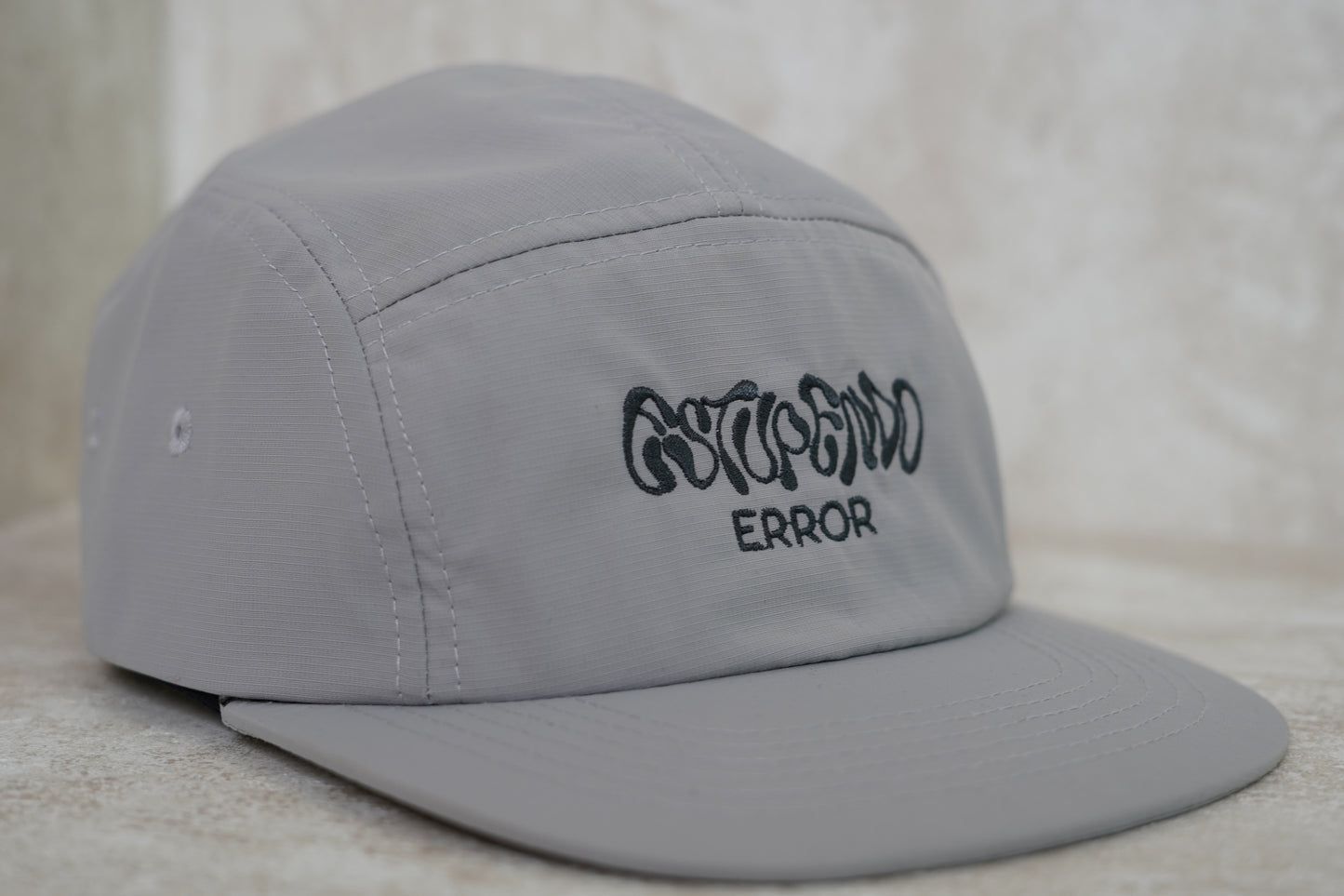 Gorra Five Panels gris