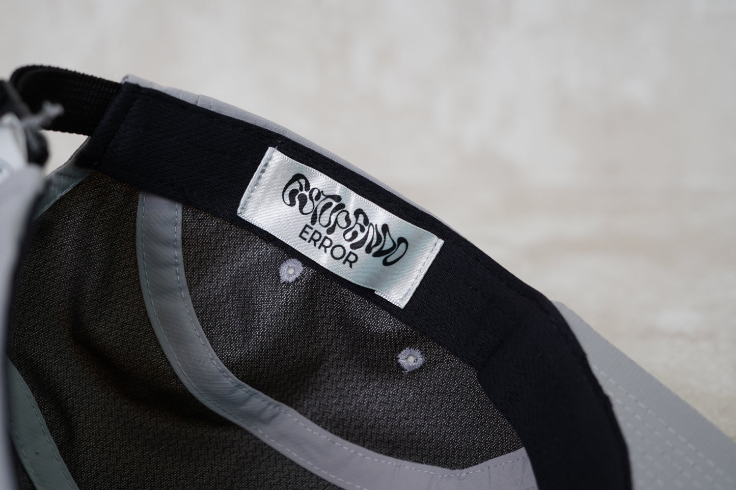 Gorra Five Panels gris